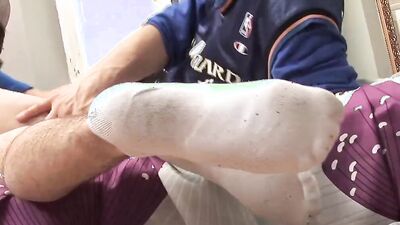 Horny teen fucks her tight asshole and squirts hard