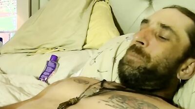 Athletic amateur cums in mature gays mouth after hot blowjob