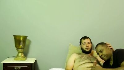Fat amateur has his dick sucked by an older black gay Joe