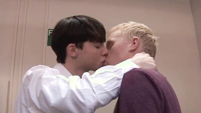 Twink Lex Blond seduces adorable office clerk Charlie Snake