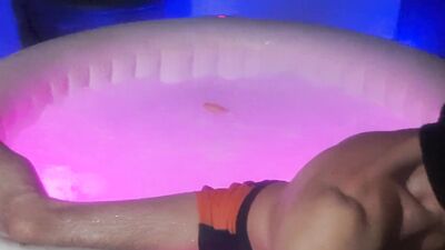 morbo en el jacuzzi