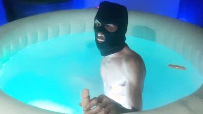 morbo en el jacuzzi