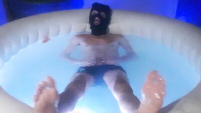 morbo en el jacuzzi