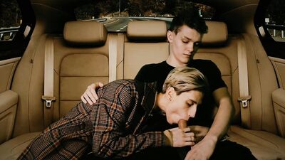 Hunk fucked in anal in the back seat of a car