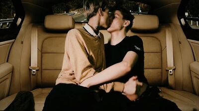 Hunk fucked in anal in the back seat of a car