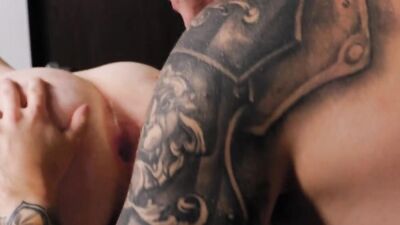 Hunk Jay Tee Fucks Newbie