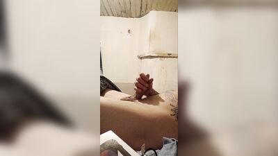 White guy Jacking till he cums