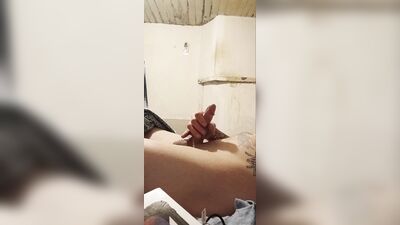White guy Jacking till he cums