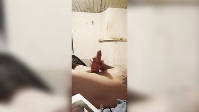 White guy Jacking till he cums