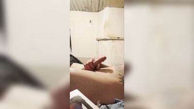 White guy Jacking till he cums