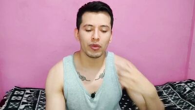 Desconocido me termina follando con sus 21cm de verga en el vapor del club deportivo -Relato sexual