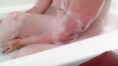 solo shaving my body bath video