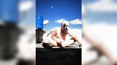 I masturbate on the roof of my office while watching porn
