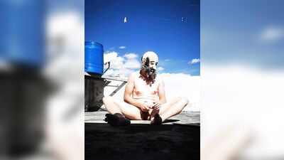 I masturbate on the roof of my office while watching porn
