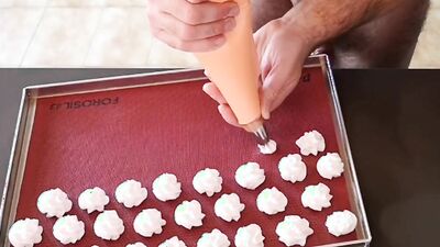 Cicci77 makes Pedro cum to start a new collection, makes him piss and then prepares the exclusive sperm meringues 45%
