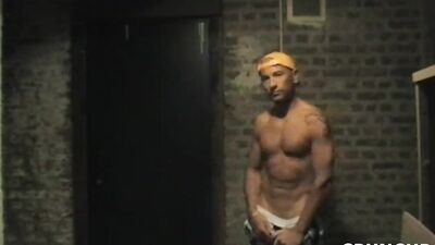 thsi is a so sexy straight boy fucked in discret basement
