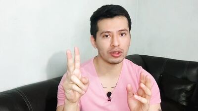 Recibo sexo oral del de 21 años de mi novia ! A las 3am en la sala a escondidas de mi mujer!
