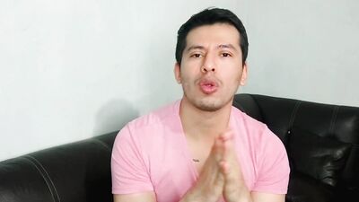 Recibo sexo oral del de 21 años de mi novia ! A las 3am en la sala a escondidas de mi mujer!