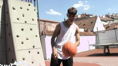 Teen Claimed To Be Unexperienced Yet He Knew How To Work Around A Cock - TWINKPOP