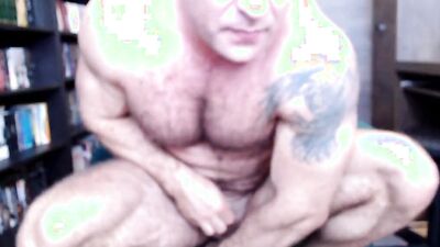 A big, hairy bodybuilder who loves to suck and feel the cock in the ass. Rough and hard fuck