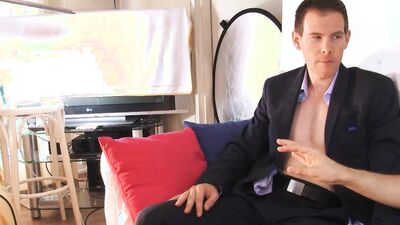 Str8 in suit guy gets wanked his big dick: Fabien.