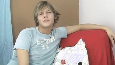 Cute twink Dillon Samuels masturbates solo with fleshlight