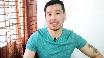 Jovencito twink le coquetea al repartidor del agua y termina siendo penetrado por sus 23cm de verga