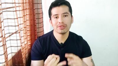 El carnicero me penetra con sus 19cm de verga en su negocio ! Me folla en el suelo.