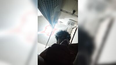 cachondo corriendose cayendo semen sobre la camara