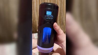 Maquina que hace garganta profunda lo chupa bien rico y fuerte, explosión de leche al final del vide