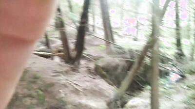 Senderista Se Saca la Polla Buscando Setas????y Descarga Se Semen En Una De Ellas