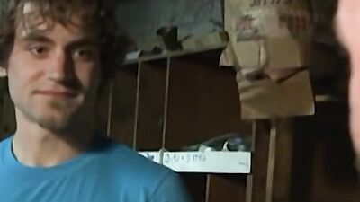 Kinky stud Ross Bailey double dicked down in gay threesome