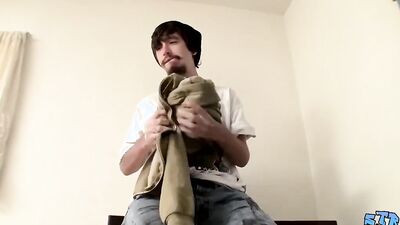 Straight thug Samuel Phatom cums on himself while jerking