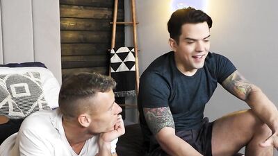 Hunk Teaches Stepbro Tops For 1st Time