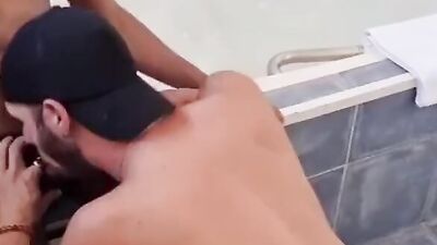 Fudendo no banheiro