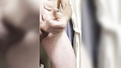 Daddy’s fat cock gets sucked by his buddy and he cums from a hand job.