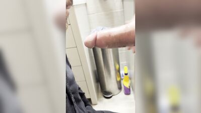 Daddy’s fat cock gets sucked by his buddy and he cums from a hand job.