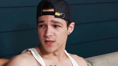 Muscle Hunk Rommie 3some