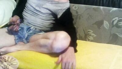 my webcam session turns into a long handjob till an intens moaning cumshot at the end