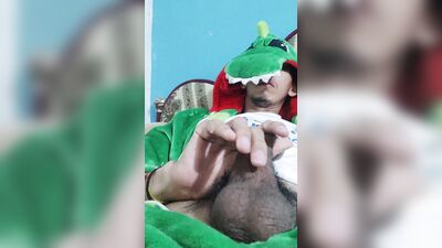 YOUNG GUY WITH GOOD COCK ENDS UP MASTURBATING VERY EXCITING