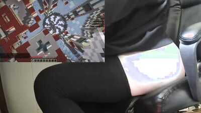 Femboy with tail plug in plays Minecraft TNT Run