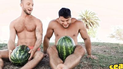 Pumped-Up Axel Rockham Shows Off His Strength Before Topping Newbie Jason Emre - SEAN CODY