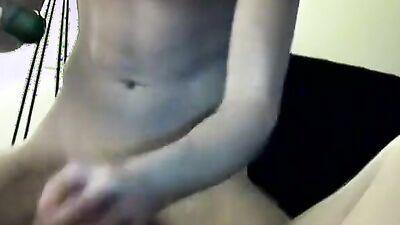 Foot fetish twinks fool around and stroke their big dicks