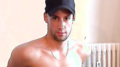 Franck straight french guy serviced by a guy in spite of him