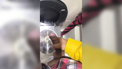 Horny on the trem and cum a lot