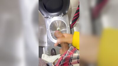 Horny on the trem and cum a lot