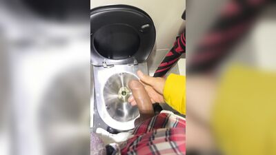 Horny on the trem and cum a lot