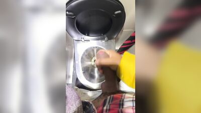 Horny on the trem and cum a lot