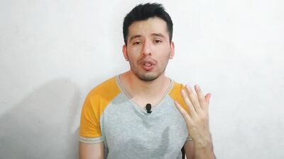 Joven medico es penetrado por su jefe el Doctor maduro dotado de 23cm de verga en el consultorio!
