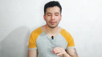 Joven medico es penetrado por su jefe el Doctor maduro dotado de 23cm de verga en el consultorio!